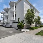 ❤️ The Top End Townhomes With Stunning Views On One-Of-A-Kind Rooftop Deck! Wow!