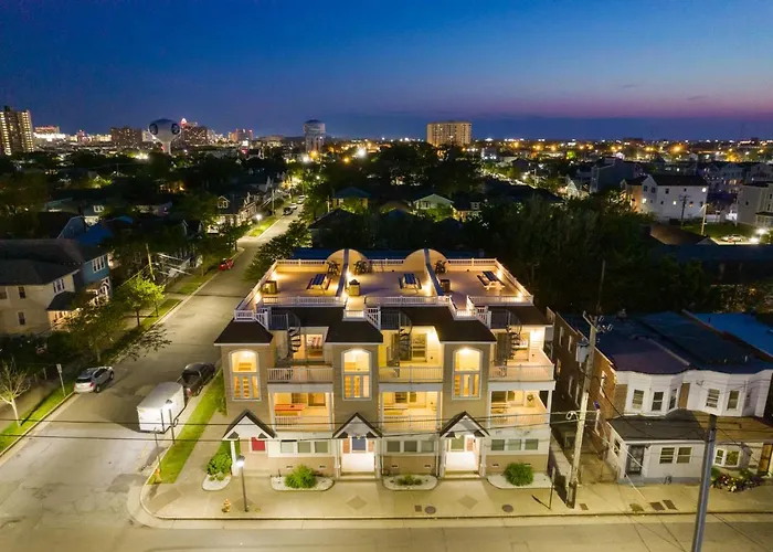 ❤️ The Top End Townhomes With Stunning Views On One-Of-A-Kind Rooftop Deck! Wow!