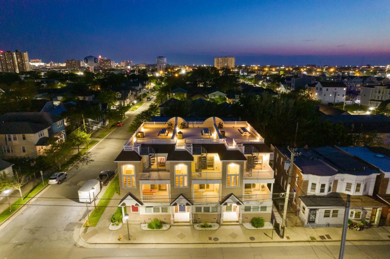 ❤️ The End Townhomes With Stunning Views On One-of-a-kind Rooftop Deck! Wow!